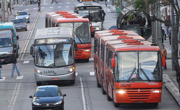 Publicidade em ônibus poderá ser usada para reduzir o preço da tarifa